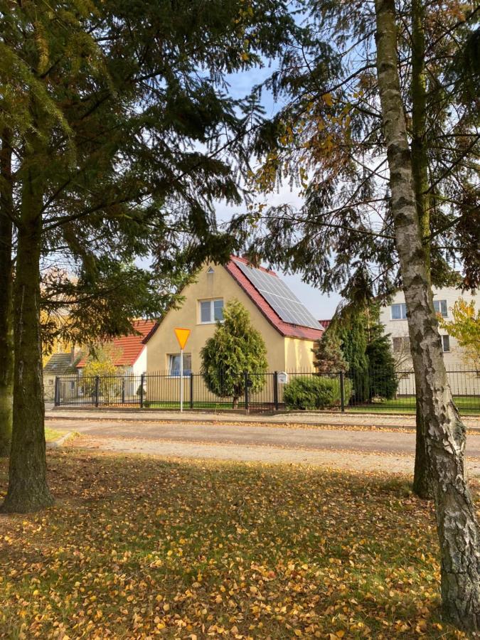 Вилла Dom Na Zachodzie Щецинек Экстерьер фото